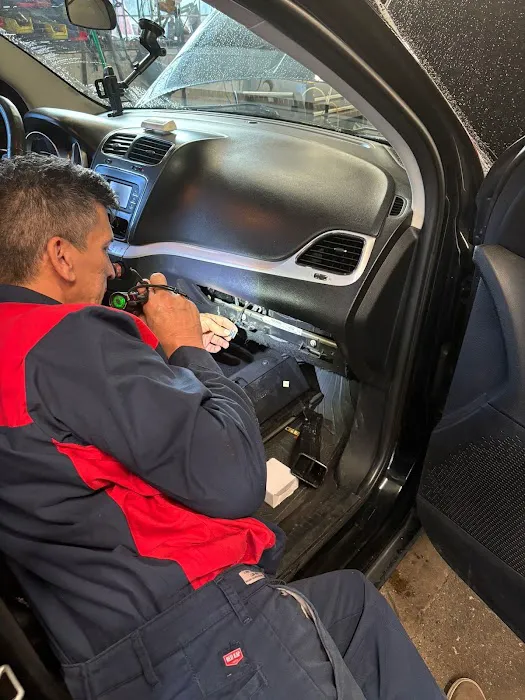 L&V Auto Expert 9