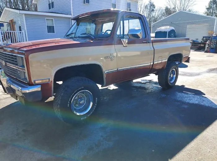 Buds Auto Body 2