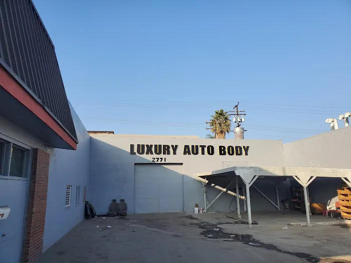 Luxury Auto Body 3