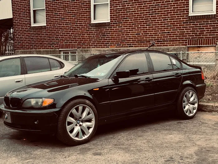 U N Auto 8