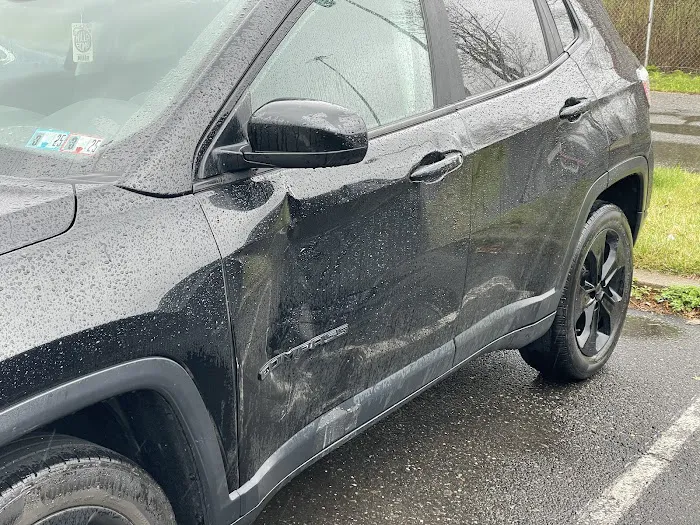 Twins Auto Body 9