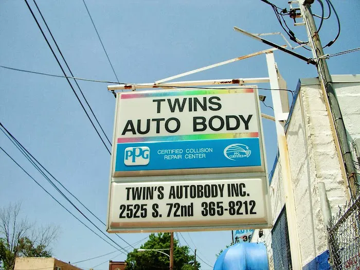 Twins Auto Body 0