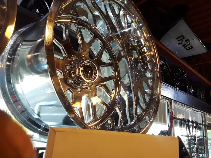 Finishline Auto Salon 3