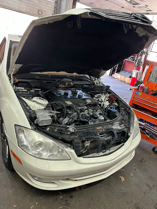 AA AUTO & TRUCK REPAIR 5