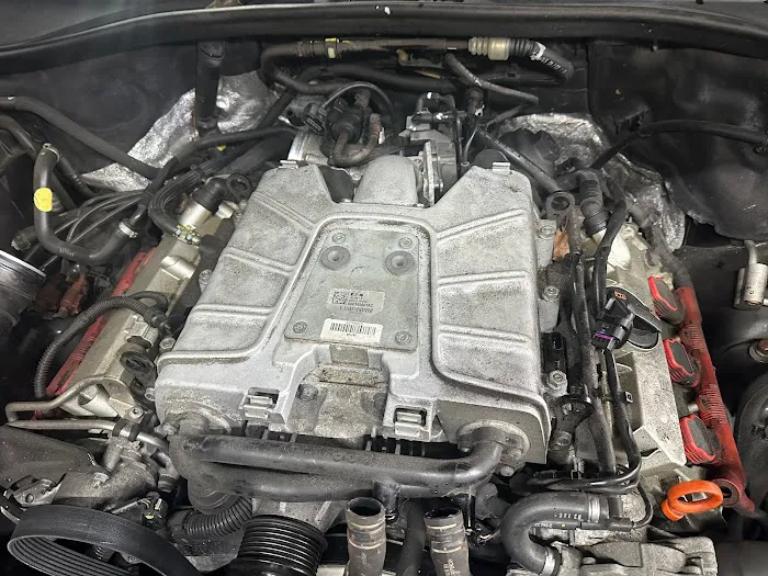 AA AUTO & TRUCK REPAIR 4