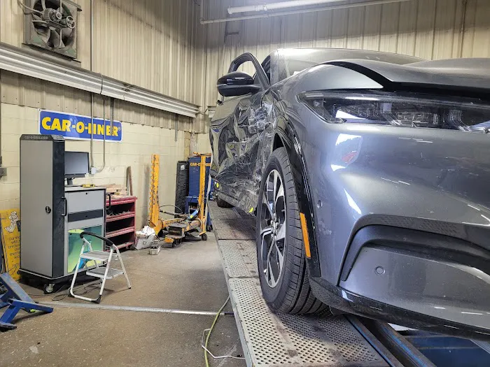 AutoNation Collision Center Amherst 4