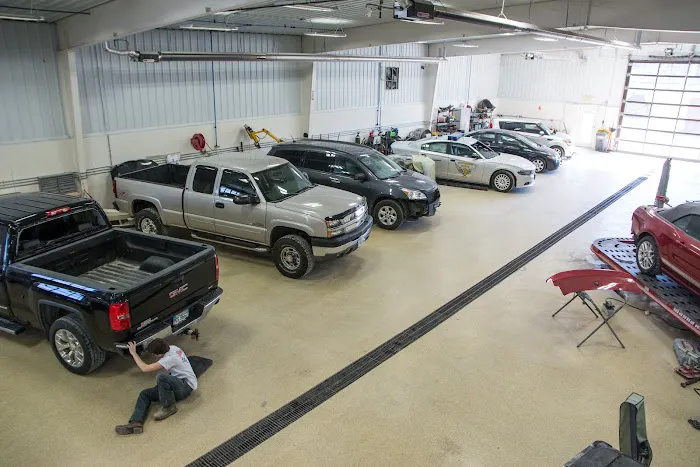 Wood's Collision Center 9