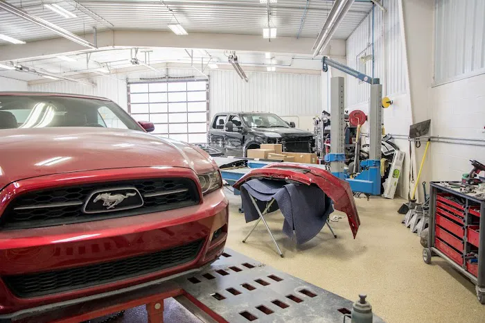 Wood's Collision Center 0