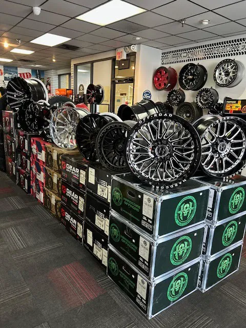 HD Truck Center 1