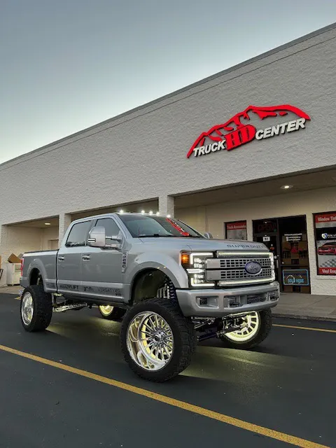 HD Truck Center 9