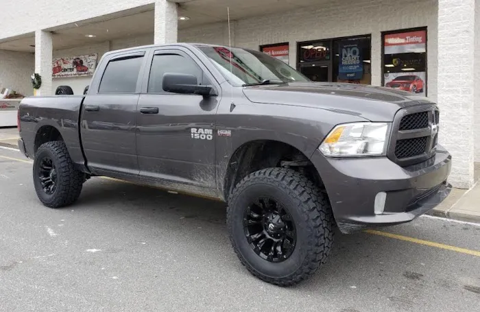 HD Truck Center 8