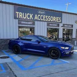 Leonard Truck Outfitters ico