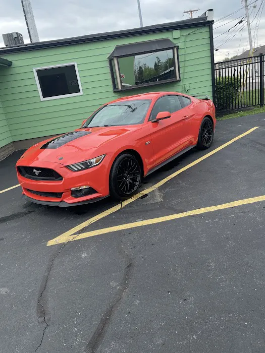 Thoma Auto Body Shop 7