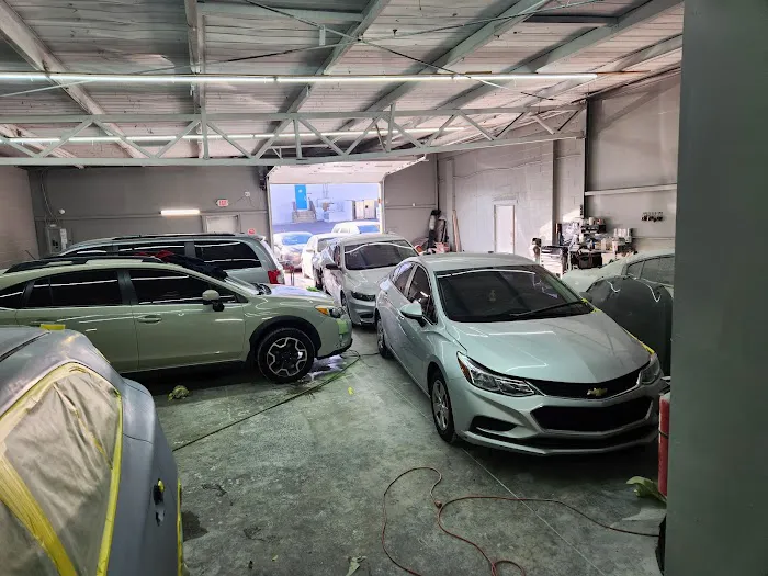 Los Veras Auto Center & Collision & Auto Glass 8