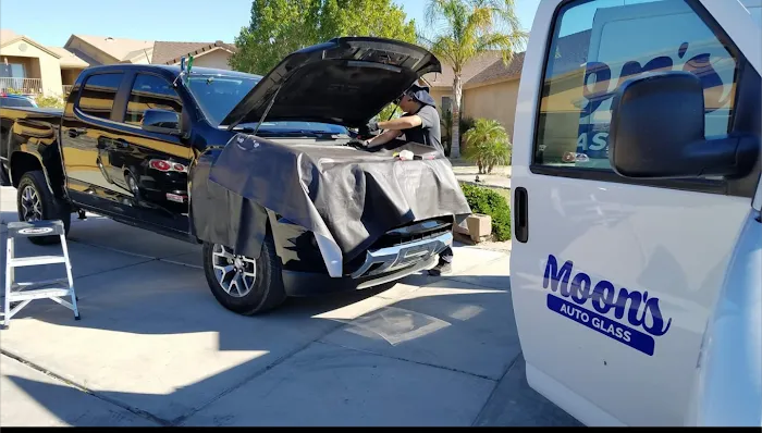 Moons Auto Glass 9
