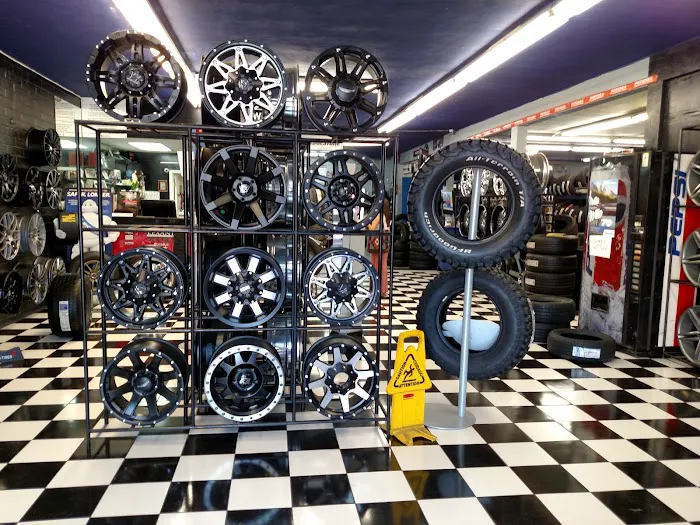 El Amigo Tires 3