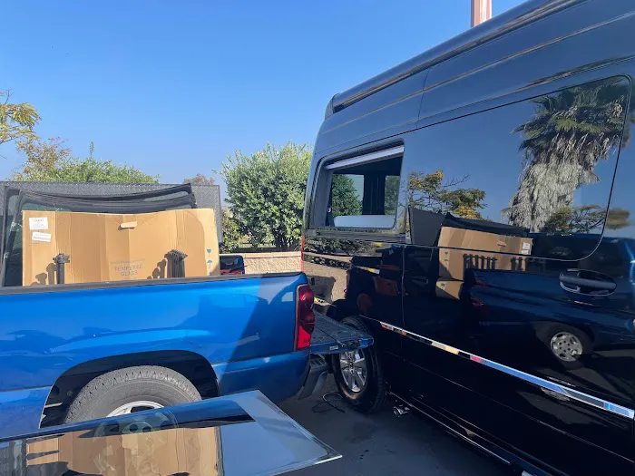 A Auto Glass Services 8