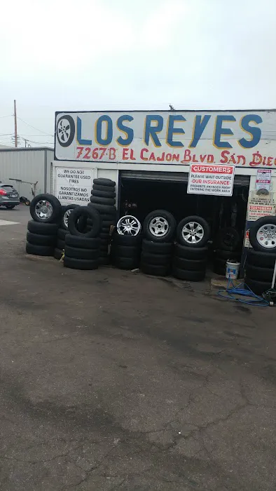 Los Reyes tire shop 4