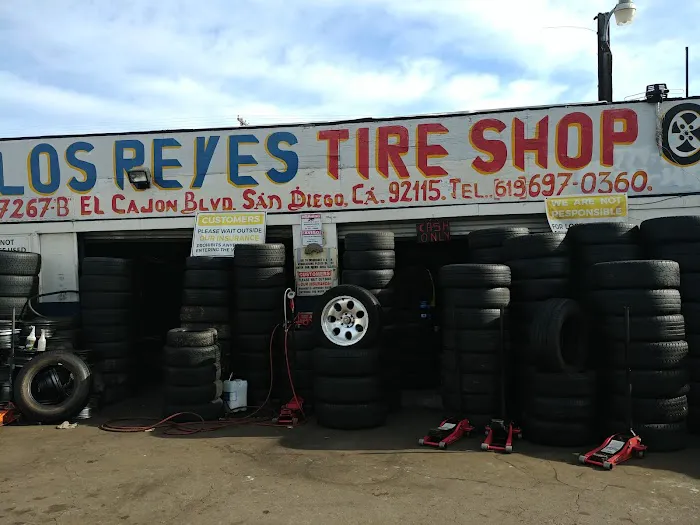 Los Reyes tire shop 0