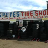 Los Reyes tire shop