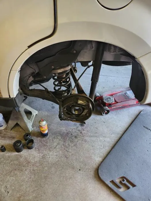 Gish's Auto Paint & Repair 0