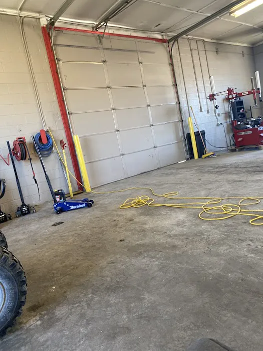 Larry's Automotive & Tire 1