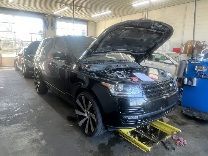 Charlie's Fast Lube Oil Change - Sikeston, MO 3