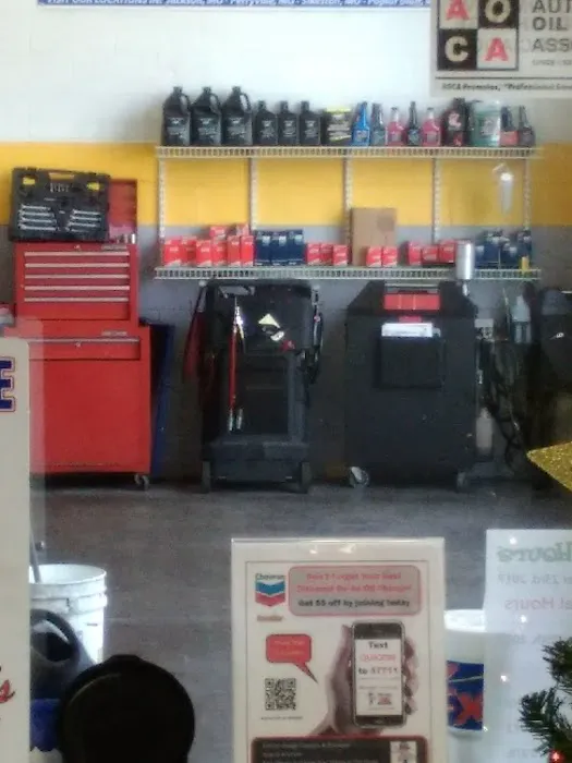 Charlie's Fast Lube Oil Change - Sikeston, MO 4