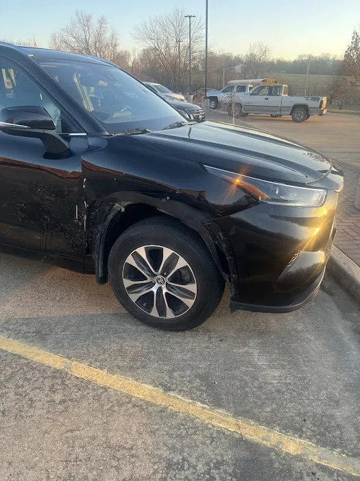 Ford Groves Collision 0