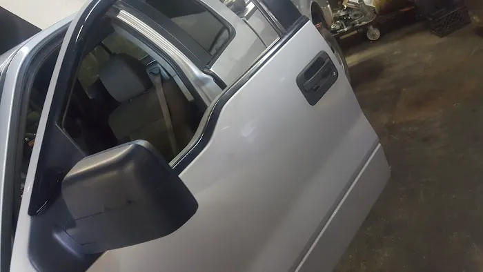R C Automotive 0