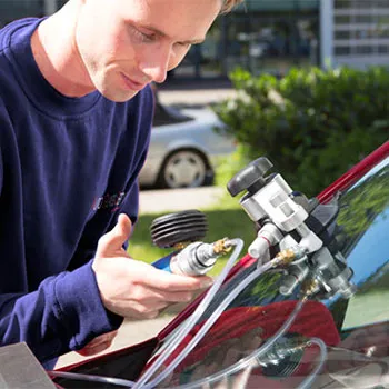 Auto Glass Service 2