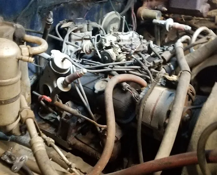 Jameylee's u break it I fix it garage 1