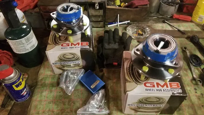 Jameylee's u break it I fix it garage 5