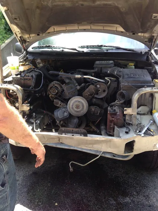 Jameylee's u break it I fix it garage 4