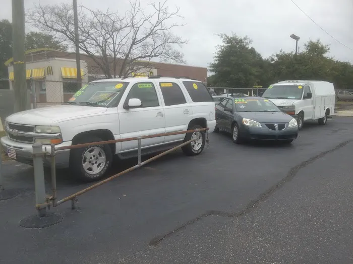 Decker's Tire & Auto 0
