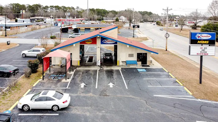 SpeeDee Oil Change & Auto Service 3