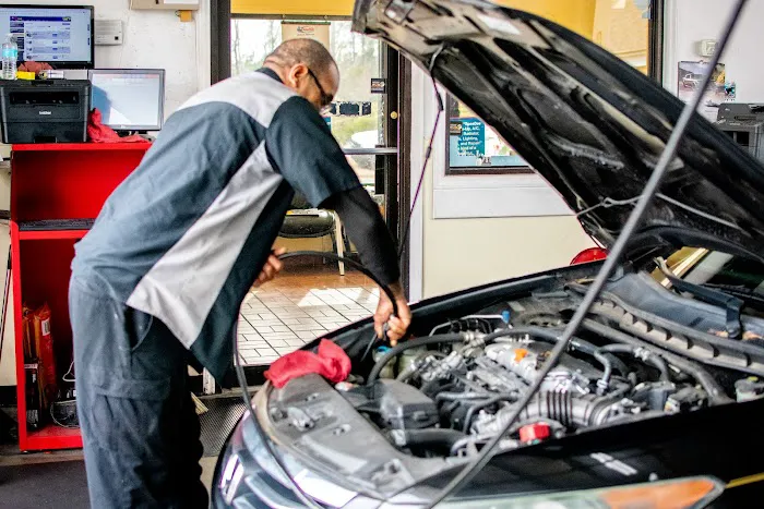 SpeeDee Oil Change & Auto Service 5