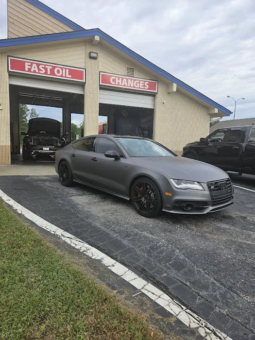SpeeDee Oil Change & Auto Service 6