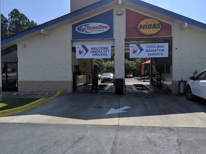 SpeeDee Oil Change & Auto Service 7