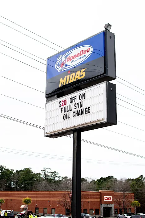SpeeDee Oil Change & Auto Service 2