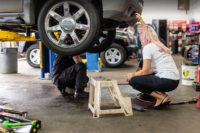 Minnie's Auto Repair 8