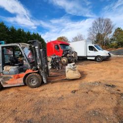 Naomi's Truck Parts and Service LLC ico