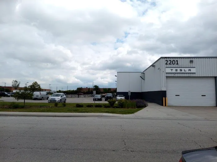 Tesla Collision Elk Grove Village 5