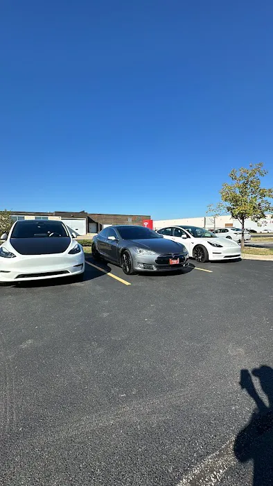 Tesla Collision Elk Grove Village 3