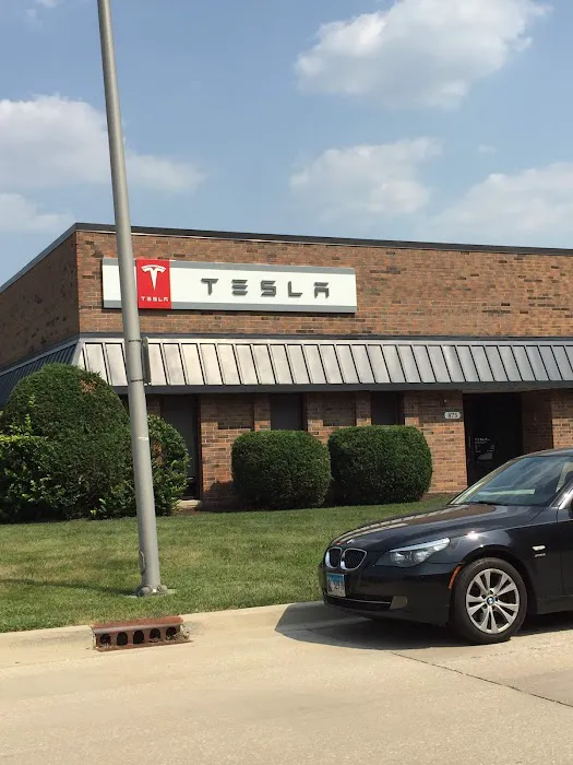 Tesla Collision Elk Grove Village 8