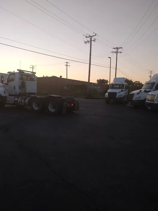24/7 Mobile Truck Trailer Repair and Tire Services 8