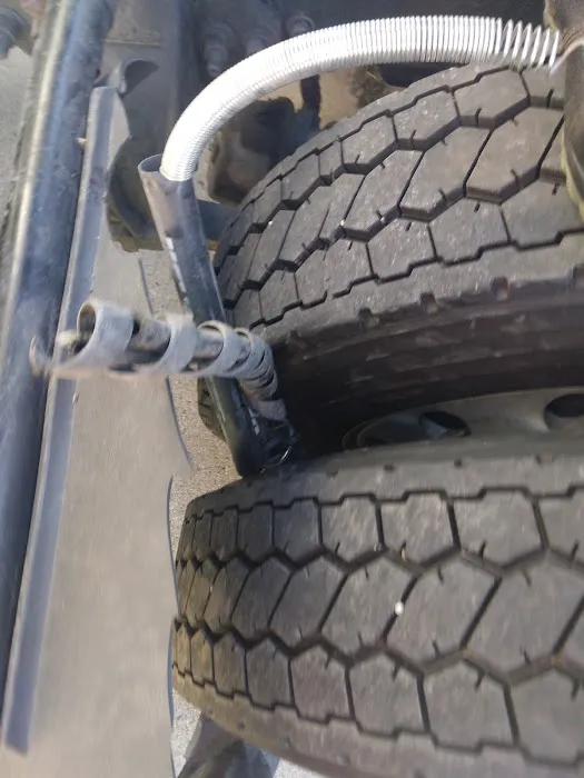 24/7 Mobile Truck Trailer Repair and Tire Services 1