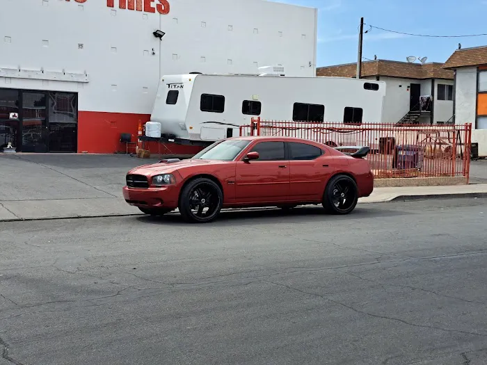 Durango Llantera Auto Service 5