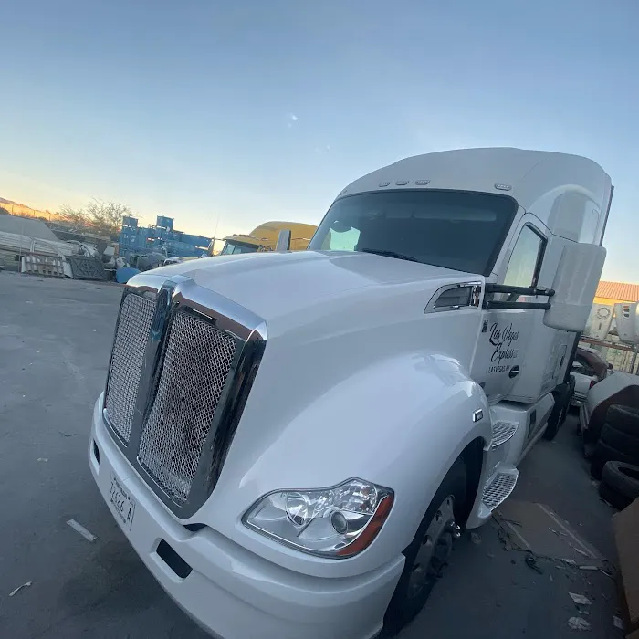 Fantastic 5 Collision Center LLC 7