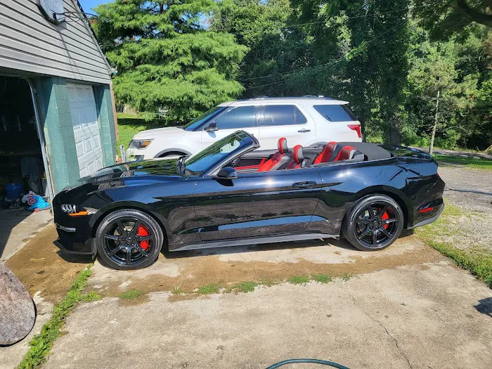 Molinaro's Collision Center 0